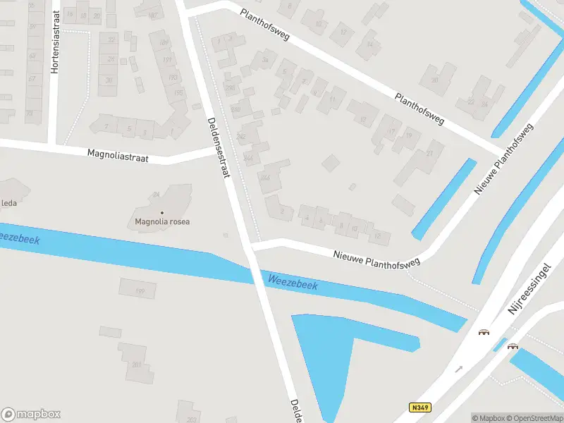 Brandweer met gepaste spoed naar de Nieuwe Planthofsweg in Almelo vanwege een buitenbrand
