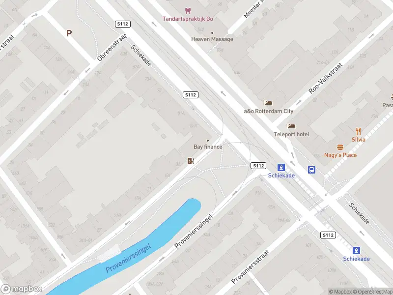 Ambulance met gepaste spoed naar de Provenierssingel in Rotterdam