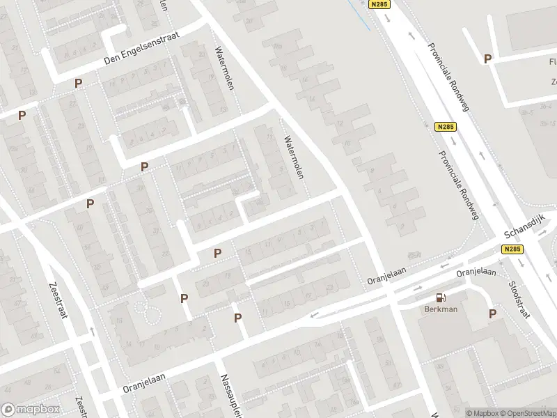 Brandweer en politie met grote spoed naar de Rode Kruisstraat in Zevenbergen vanwege waarnemen gaslucht