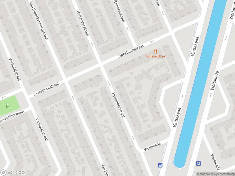 Ambulance met gepaste spoed naar de Hollanderstraat in Dordrecht