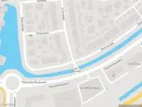 Ambulance met grote spoed naar de 1e Terralaan in Capelle aan den IJssel