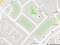 Ambulance met grote spoed naar de Zwanenplein in Amsterdam