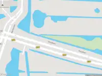 Ambulance met grote spoed naar de Oranjebaan in Amstelveen