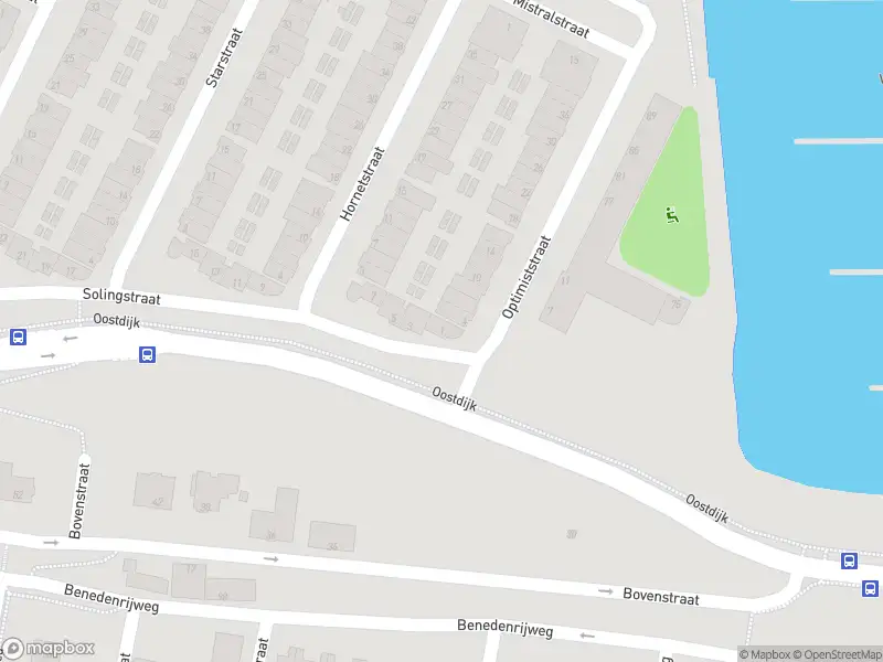 Ambulance met gepaste spoed naar de Solingstraat in Rotterdam