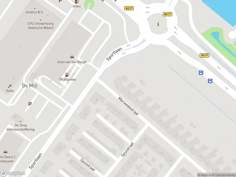 Ambulance met grote spoed naar de Merwedestraat in Maasdam