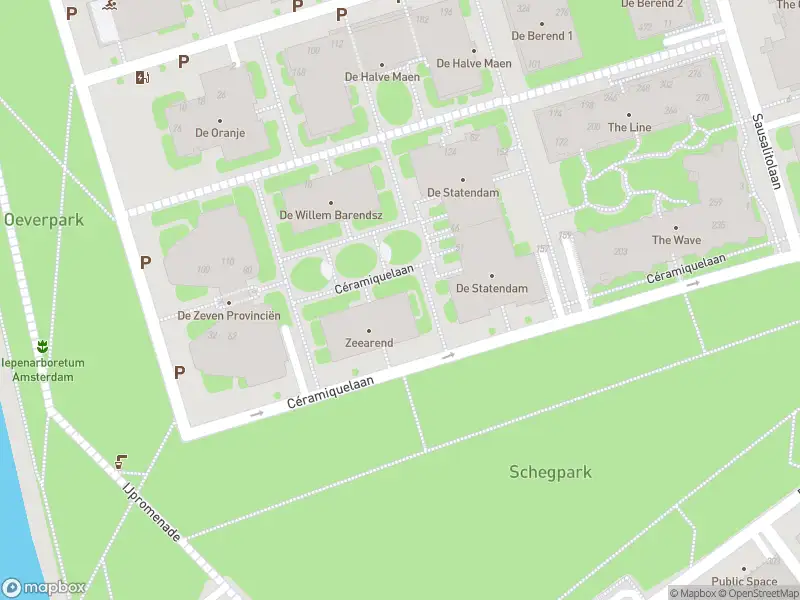 Ambulance met grote spoed naar de Céramiquelaan in Amsterdam