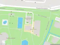 Ambulance met grote spoed naar de Kribbestraat in Amsterdam