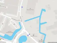 Brandweer met grote spoed naar de Vlasblomweg in Wormerveer vanwege voertuigbrand