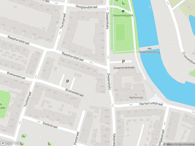 Ambulance met grote spoed naar de Raephorststraat in Rotterdam