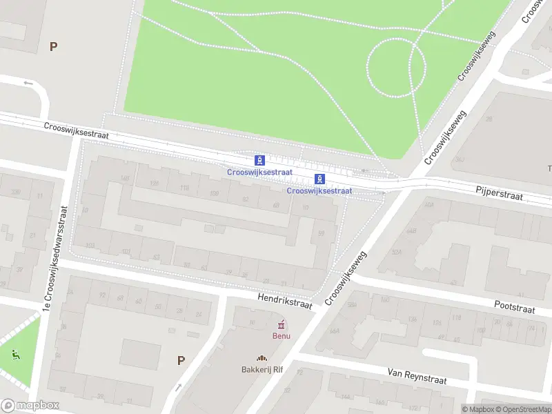 Ambulance met grote spoed naar de Crooswijksestraat in Rotterdam