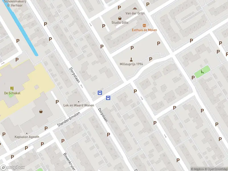 Ambulance met grote spoed naar de Jan van Nassauplein in Nieuw-Lekkerland