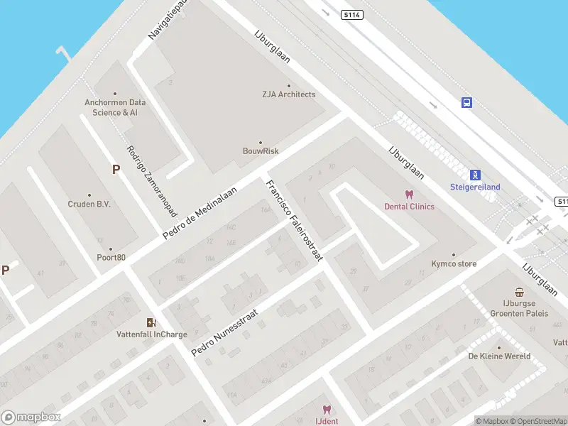 Ambulance met grote spoed naar de Francisco Faleirostraat in Amsterdam