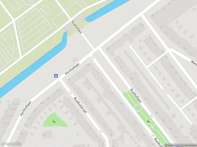 Ambulance met gepaste spoed naar de Rusthoflaan in Rotterdam