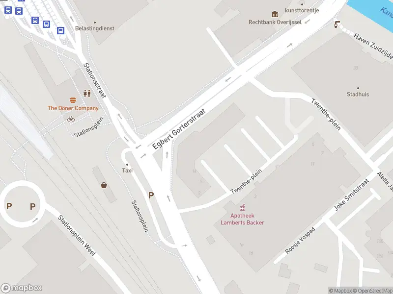 Brandweer met gepaste spoed naar de Egbert Gorterstraat in Almelo vanwege een liftopsluiting