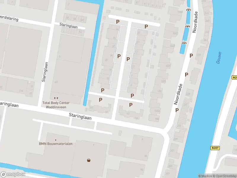 Ambulance met gepaste spoed naar de Willem Kloosstraat in Waddinxveen