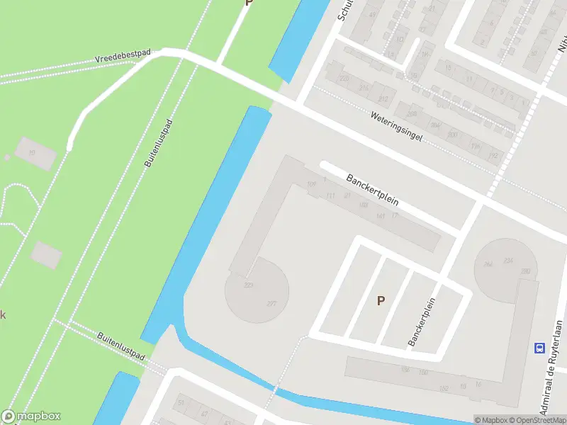 Ambulance met gepaste spoed naar de Banckertplein in Hendrik-Ido-Ambacht