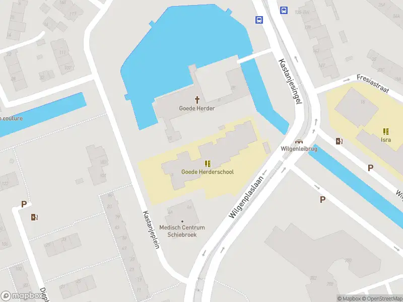 Ambulance met grote spoed naar de Kastanjeplein in Rotterdam