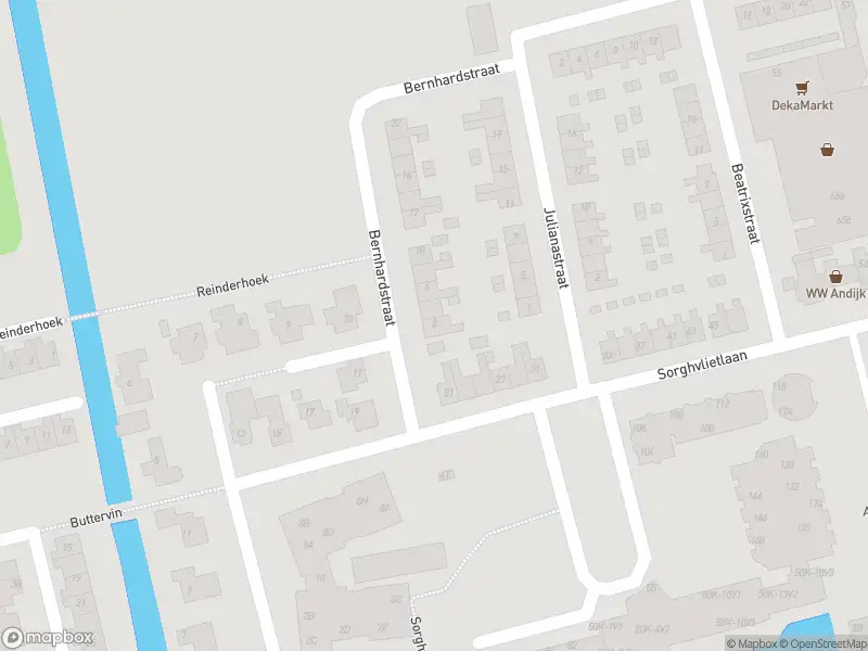 Ambulance met gepaste spoed naar de Bernhardstraat in Andijk