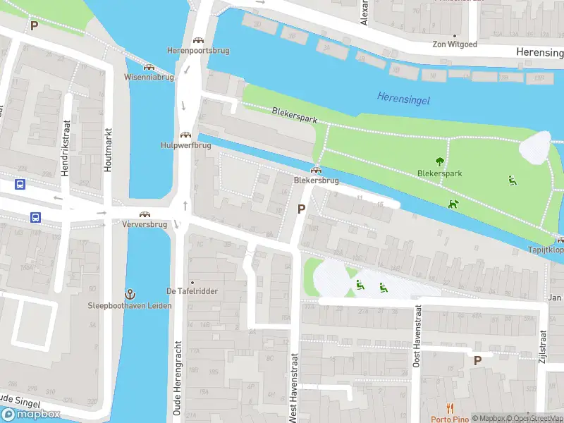 Ambulance met grote spoed naar de De Bleek in Leiden
