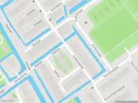 Ambulance met grote spoed naar de Landschapstraat in Delft