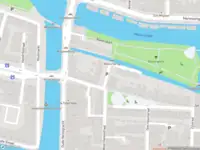 Ambulance met grote spoed naar de De Bleek in Leiden