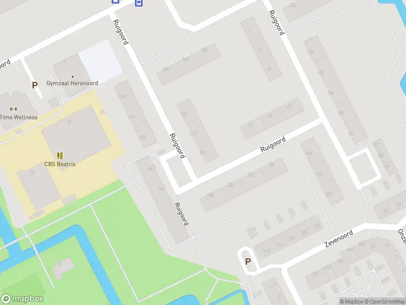 Ambulance met grote spoed naar de Ruigoord in Rotterdam