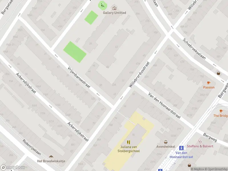 Ambulance met gepaste spoed naar de Willebrordusstraat in Rotterdam