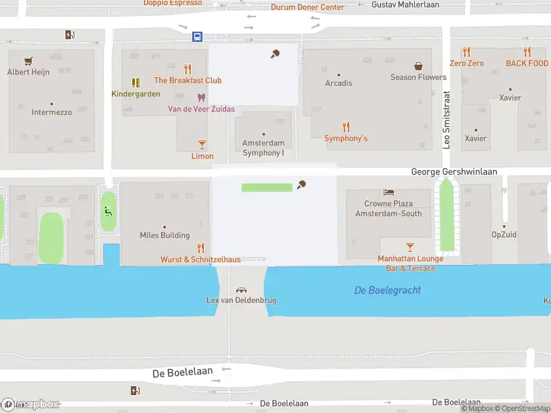 Ambulance met grote spoed naar de George Gershwinplein in Amsterdam