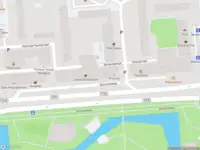 Ambulance met gepaste spoed naar de Spinozaweg in Rotterdam