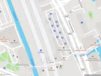 Ambulance met gepaste spoed naar de Korte Hogendijk in Zaandam
