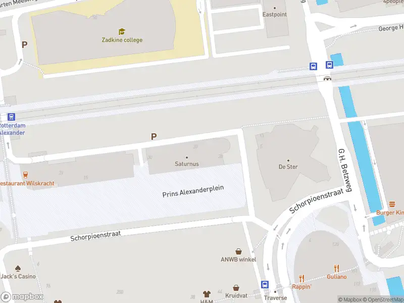 Ambulance met grote spoed naar de Eridanusstraat in Rotterdam