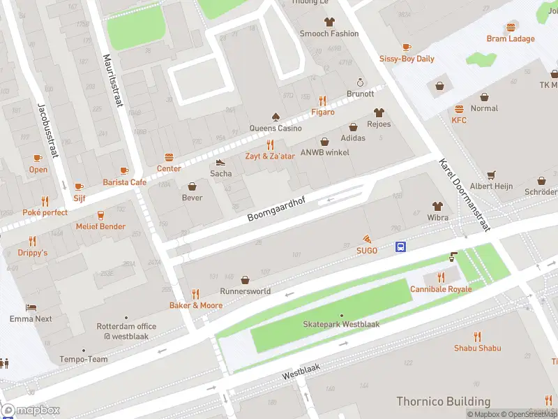 Ambulance met grote spoed naar de Boomgaardhof in Rotterdam