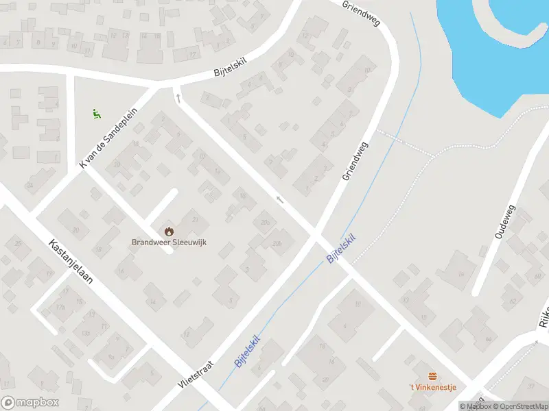 Politie met grote spoed naar de Oudland van Altenastraat in Sleeuwijk vanwege letsel