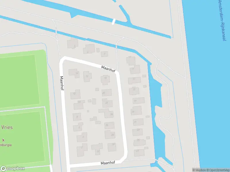 Ambulance met gepaste spoed naar de Maanhof in Amsterdam