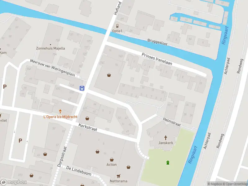 Ambulance met grote spoed naar de Helmstraat in Mijdrecht
