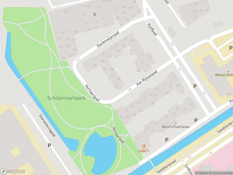 Ambulance met gepaste spoed naar de Verhaartpad in Leiden