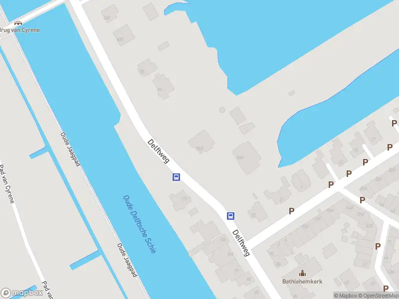 Ambulance met grote spoed naar de Delftweg in Rotterdam