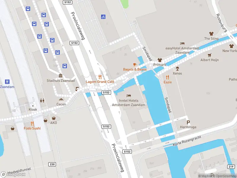 Ambulance naar de Stadhuisplein in Zaandam