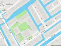 Ambulance met grote spoed naar de Warmoestuin in Rijswijk