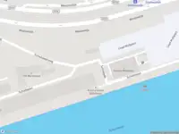 Ambulance met grote spoed naar de Westkousdijk in Rotterdam