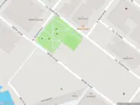 Ambulance met grote spoed naar de NDSM-plein in Amsterdam
