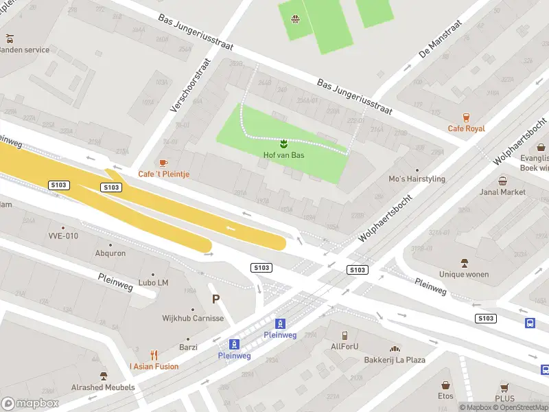 Ambulance met grote spoed naar de Pleinweg in Rotterdam