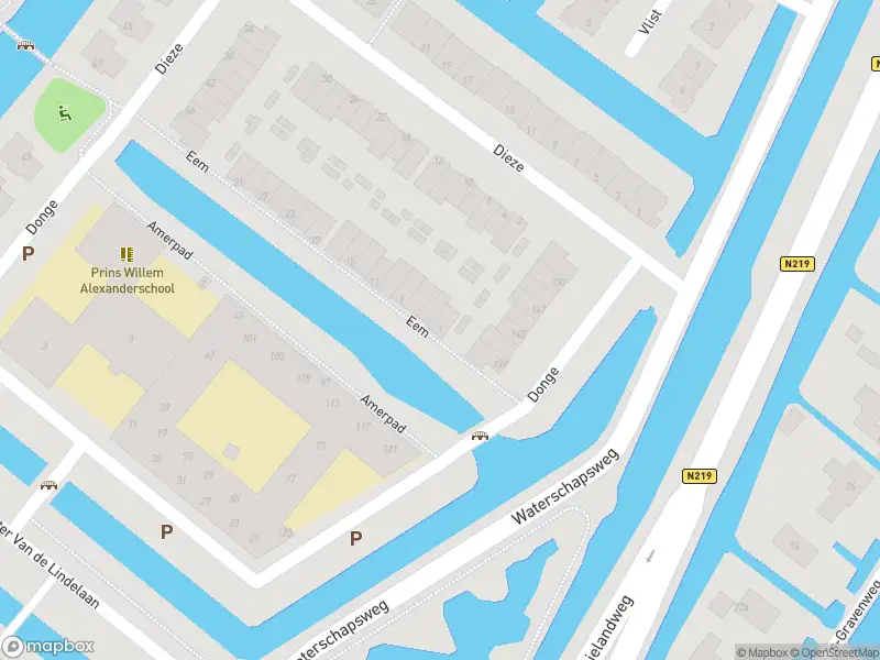 Ambulance met gepaste spoed naar de Eem in Nieuwerkerk aan den IJssel