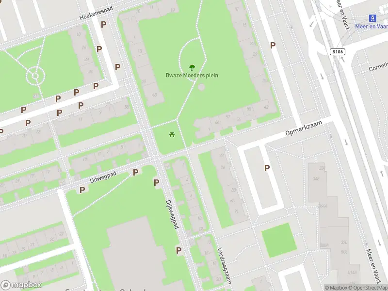 Brandweer met gepaste spoed naar de Dwaze Moeders plein in Amsterdam