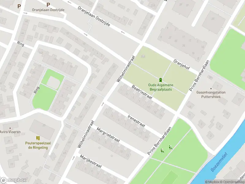 Ambulance met grote spoed naar de Beatrixstraat in Puttershoek