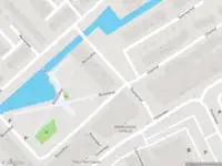 Ambulance met grote spoed naar de Roekstraat in Capelle aan den IJssel