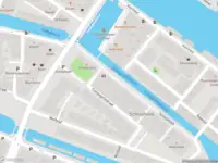Ambulance met grote spoed naar de Schelphoek in Alkmaar