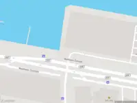 Ambulance met grote spoed naar de Waalhaven Z.z. in Rotterdam