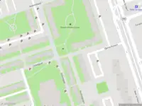 Brandweer met gepaste spoed naar de Dwaze Moeders plein in Amsterdam