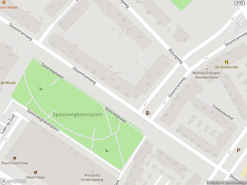 Ambulance met grote spoed naar de Spoorweghaven in Rotterdam